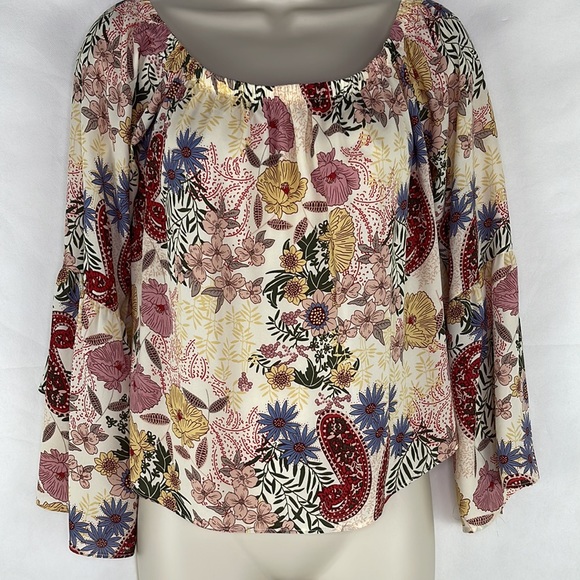 Flowered & Paisley On/ Off Shoulder Top with Flounce Sleeve - Picture 4 of 6